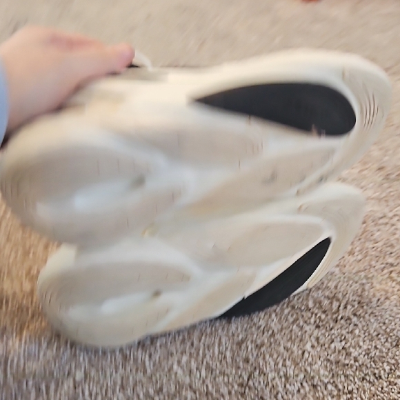 Adidas Beige and Black Sneakers - Picture 5 of 5